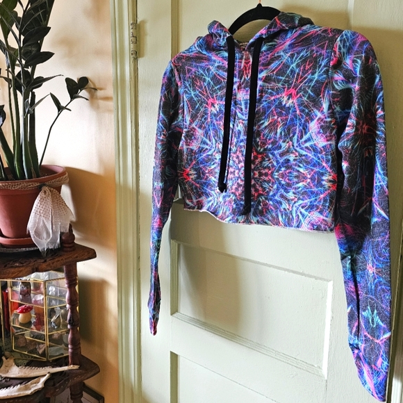 BNWOT psychedelic cropped colorful hippie raver hoodie - Picture 2 of 11